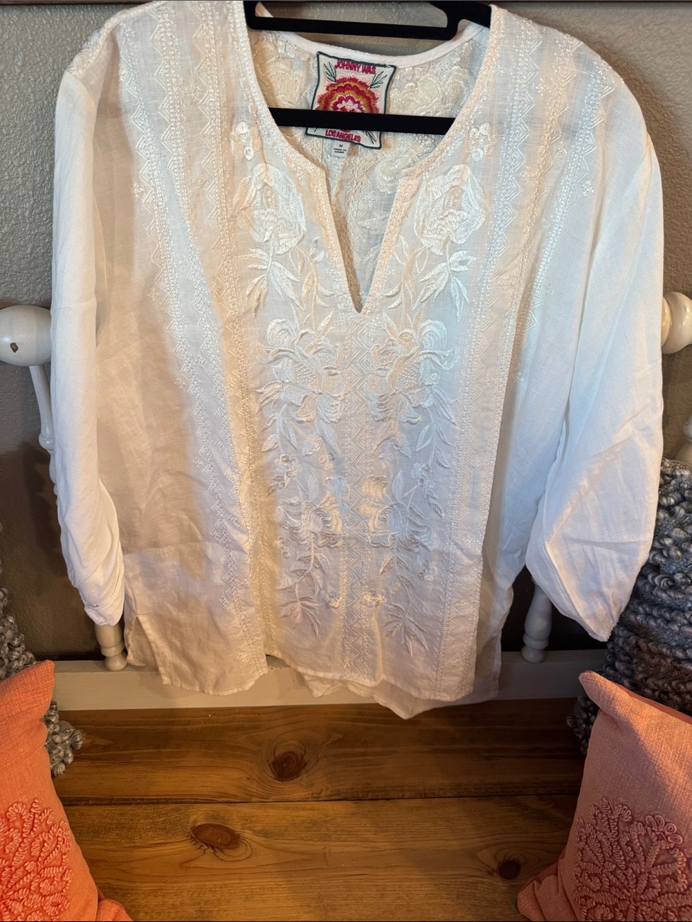 Johnny Was White Embroidered Split-Neck Tunic EUC